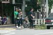 2015年6月、都内のカフェで食事をした木村拓哉夫妻と稲葉浩志夫妻