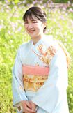 2025年4月22日に催された「園遊会」で、薄水色の着物に身を包まれた愛子さま