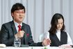 「魔性」発言をする山ちゃんと、涙をこらえる蒼井優