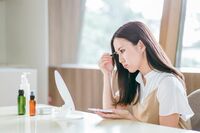 コロナを言い訳にできずに困ったこと2位「マスクでメイクが必要に」（写真はイメージです）