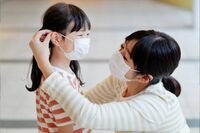 小児科を逼迫させる「ヘルパンギーナ」と冬に流行する「RSウイルス」急増、さらにコロナ第9派でマスク生活…