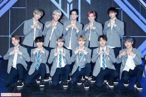 JO1　後列左が大平祥生