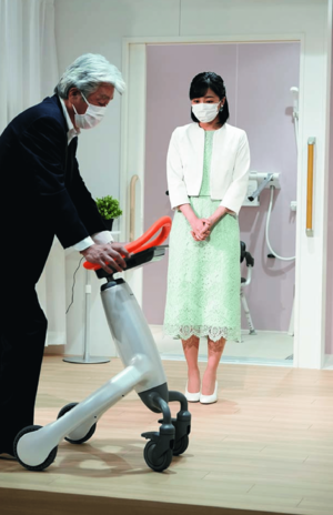 「涼感のあるミントグリーンと透け感のある素材で、とにかく夏らしい装いに」（石原さん）第57回全日本高等学校馬術競技大会開会式（7月25日）写真／JMPA