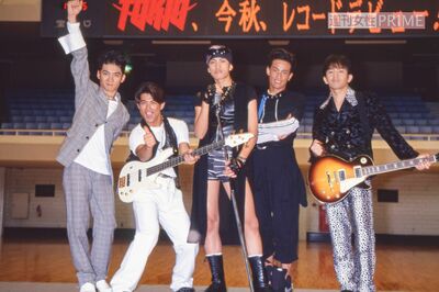 1994年9月、デビュー間もない5人組のTOKIO。初ライブは日本武道館で行われた