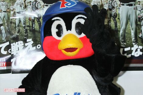 ヤクルト・つば九郎の“中の人”急死で「労災レベル」との指摘相次ぐ、過酷な“着ぐるみ労働”の実態と残る疑問