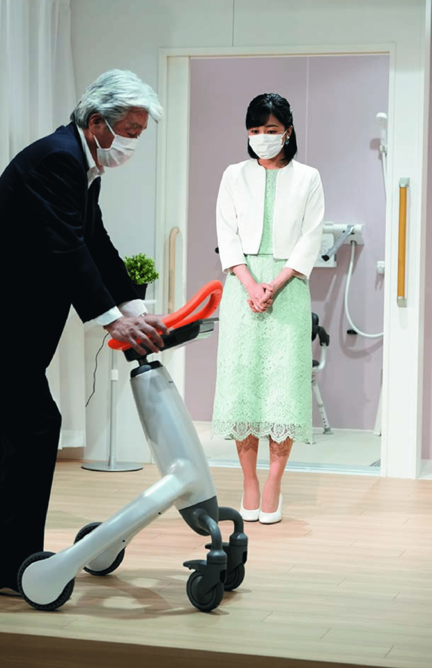 「涼感のあるミントグリーンと透け感のある素材で、とにかく夏らしい装いに」（石原さん）第57回全日本高等学校馬術競技大会開会式（7月25日）写真／JMPA