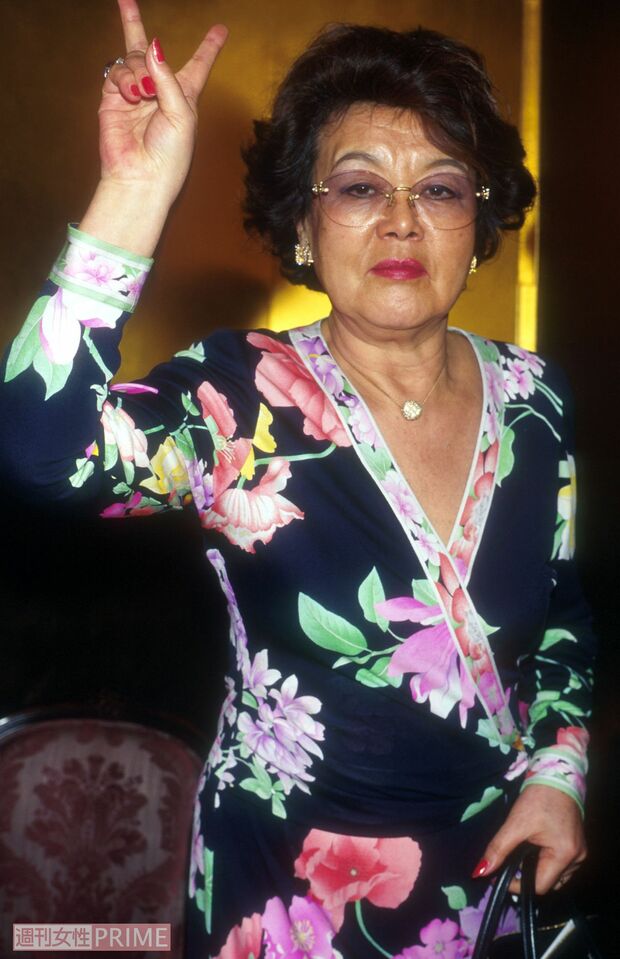 『LEONARD』を着こなす野村沙知代さん