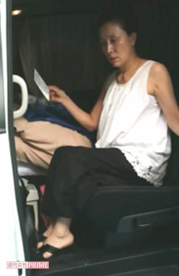 制作発表会見の終了後、直撃には表情を変えることなく足早に車に乗り込んだ