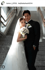 原と同期入団の高橋と元AKB48の板野友美が2024年に挙式（板野のインスタグラムより）