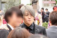 菊池風磨、慶應大の卒業式出席にファンが10人ほど集まる