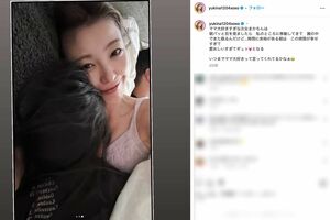 次女・茉叶菜(まかな)ちゃんの寝顔写真をアップした木下優樹菜。背後には男性の後頭部も(本人のインスタグラムより)