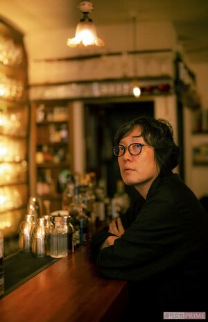 燃え殻さん「みんな体裁を気にしてポストするんじゃなくて、本当に誰も読んでいないような体で書かれたものがバズることが多かったんですね、当時のツイッターって」　取材協力／出窓BayWindow