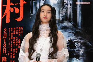 2022年1月、映画『牛首村』完成披露試写会に出席した主演のKoki,