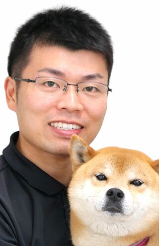 奥田順之さん●獣医行動診療科認定医。岐阜大学獣医学課程卒獣医師。鹿児島大学共同獣医学部講師（動物行動学）。2012年、NPO法人人と動物の共生センターを設立。飼育放棄の主な原因となっている問題行動の予防・改善を目的に、犬のしつけ教室ONELife開業。'14年、ぎふ動物行動クリニック開業。'17年、「ペット後見互助会とものわ」を設立し、ペット後見のサポートを開始。ペットと自分の将来に悩む飼い主への支援を行っている。