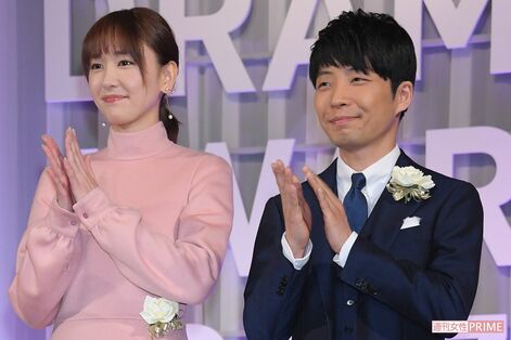 新垣結衣・星野源、『逃げ恥』共演から10年で第一子誕生！激似と話題の“直筆サイン”と、過去発言から紐解…