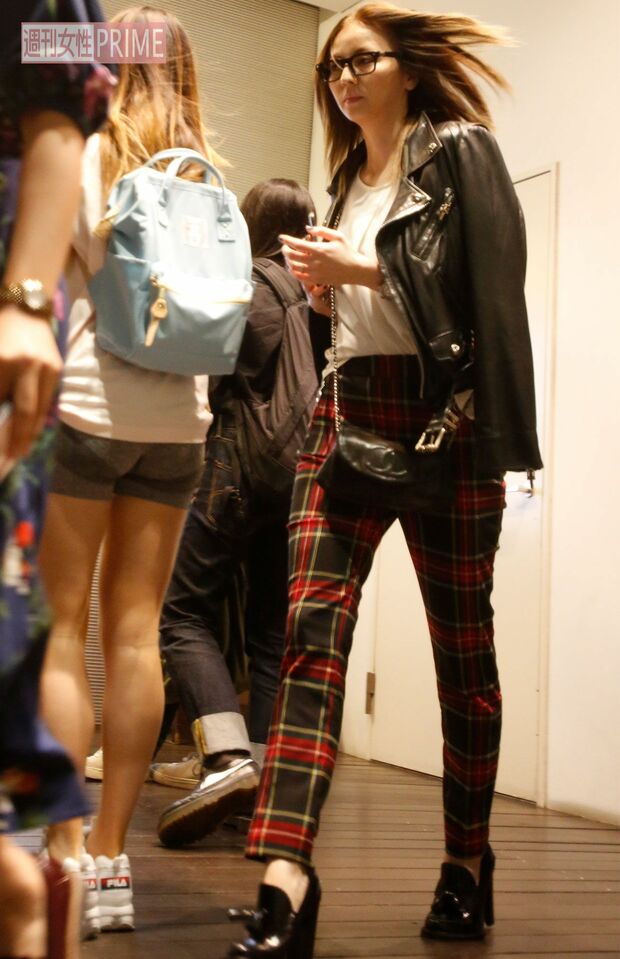 秋ロックな香里奈に周囲の視線は釘付け！