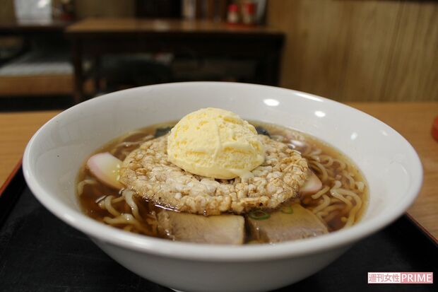 バニラアイスが特徴のゆき味ラーメン