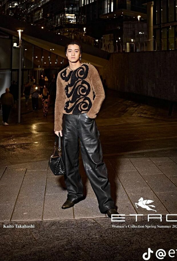 King&Princeの髙橋海人がミラノで開催された「エトロ」のショーに出席(ETOR公式インスタグラムより)
