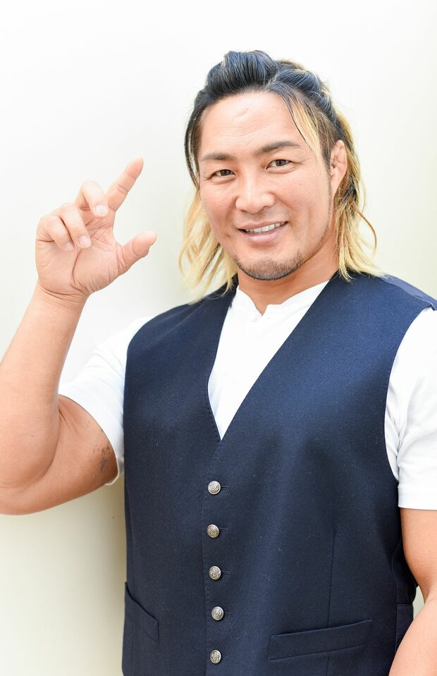 新日本プロレスの試合を紹介する『ワールドプロレスリング』は、ゴールデンから深夜に移行した長寿番組。写真は現在のスター選手・棚橋弘至