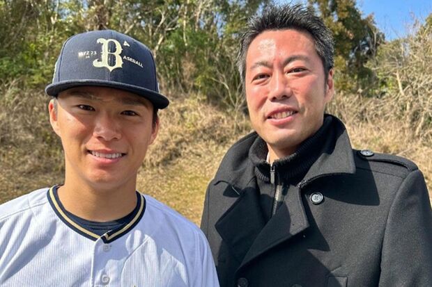 上原浩治とWBC日本代表の山本由伸投手（上原のインスタグラムより）