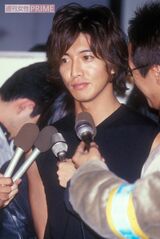 日本中から悲鳴が上がった伝説の“でき婚”会見（2000年）。木村の表情はなぜか終始、硬かった