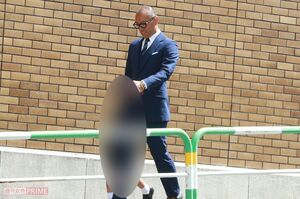 '19年4月、都内の有名私立小学校の入学式にやってきた市川海老蔵と勸玄くん