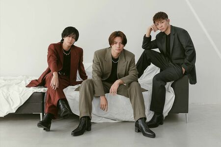 Number_iとして活動する3人がこのキャップを持っているよう(TOBE公式SNSより)