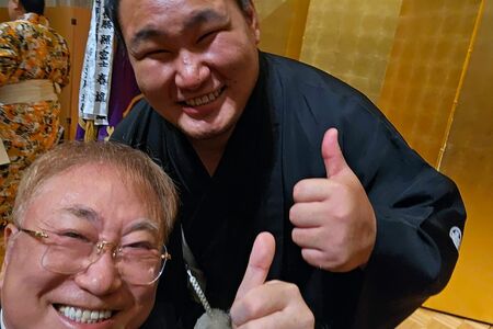 祝賀会での高須院長と豊昇龍（高須克弥さん提供）