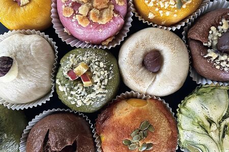 さまざまなフレーバーがそろう、まるでケーキのようなベーグル。営業は週に2日