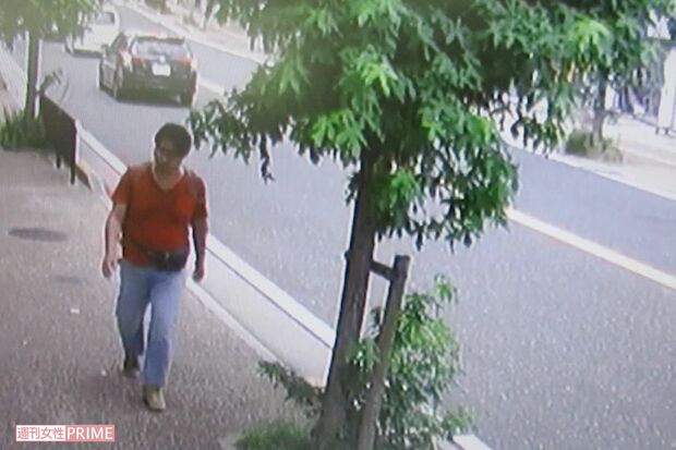 JR宇治駅近辺で防犯カメラに映った青葉容疑者とみられる男（松浩不動産提供）