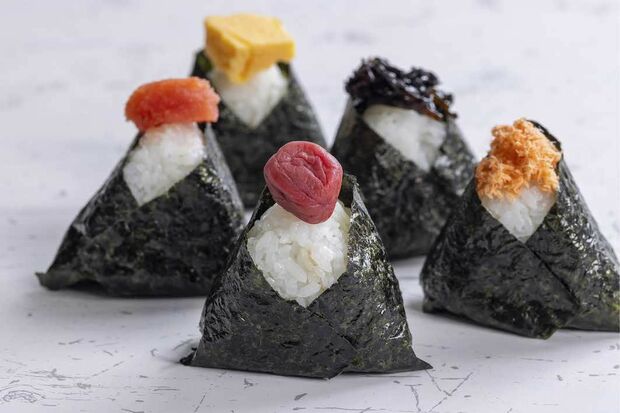 おにぎりは米不足で米価高騰により、値上げの可能性も