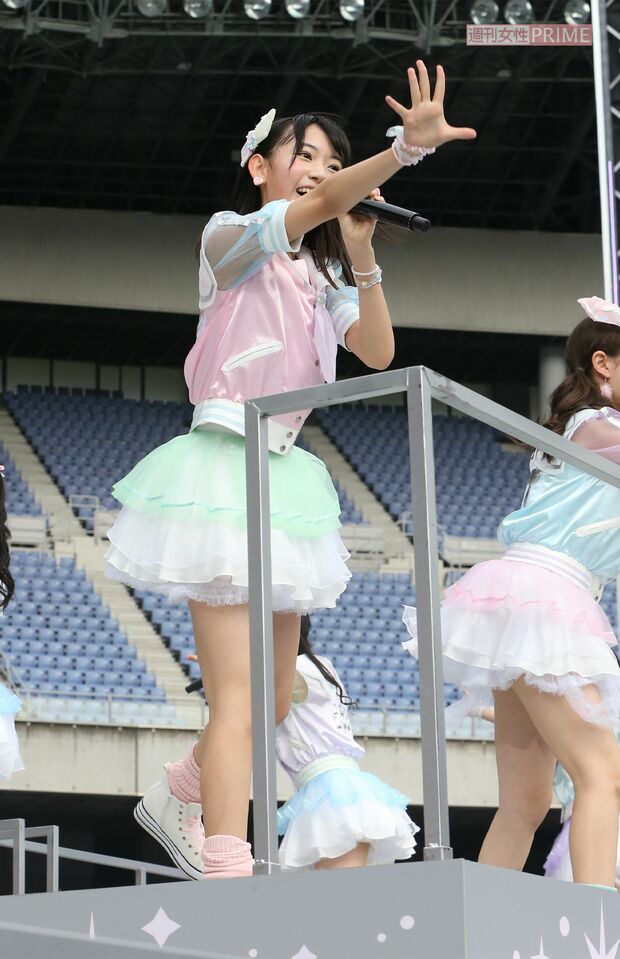 宮脇咲良（2013年『AKBスーパーフェスティバル』ライブにて）