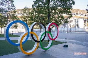 オリンピックの会場となる国立競技場前