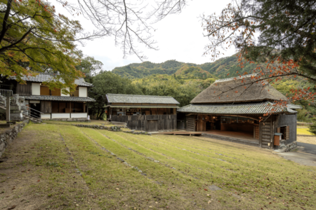 赤松が子どものころによく遊んだ小豆島『肥土山の舞台』