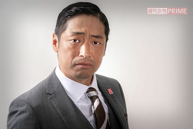 大和田取締役（香川照之）のモノマネが激似と話題。週刊女性カメラに“お・し・ま・い・DEATH”。『半沢直樹』放送時には、YouTubeで実況モノマネをリアルタイムで展開している