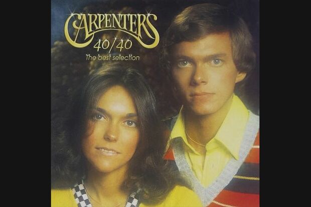 32歳でこの世を去ったカレン・カーペンター（左）彼女の死によって摂食障害が社会的に認知された