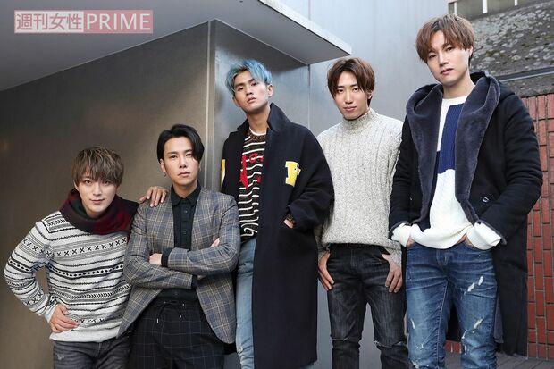 左からソル、ナロ、テフン、サンウ、ルイ　撮影／齋藤周造