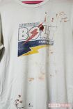 9月22日に、デニズさんが自殺未遂をしたときに来ていたTシャツ。血痕が残っている