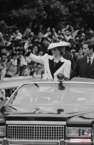 チャールズ皇太子（当時）と東京でパレードを行ったダイアナ妃（1986年）