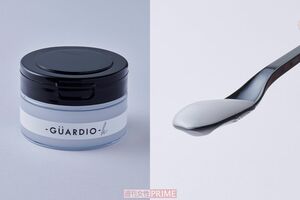 GUARDIOhオールインワンジェル/ニトリ　100g999円　化粧水・乳液・美容液、1つで3役をこなすマルチ機能ジェル。（撮影／山田智絵）