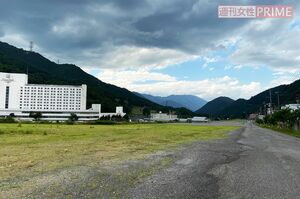 苗場プリンスホテルを横目にフジロックが開催されるはずだった会場へ向かう（'20年8月）