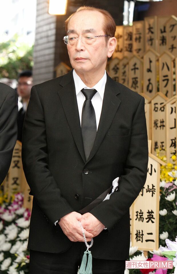 2015年11月、最愛の母・和子さんを亡くし、憔悴する志村けんさん