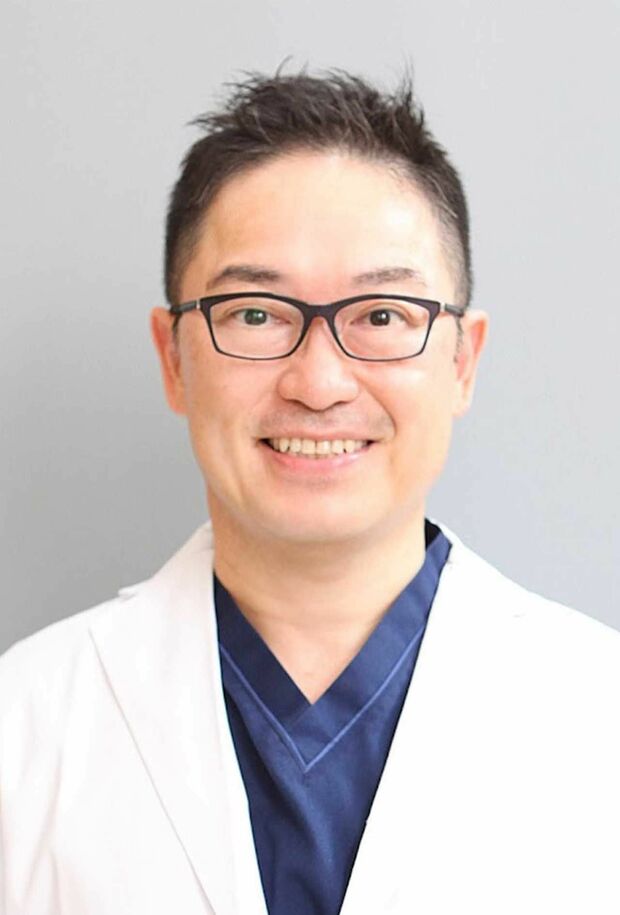 中山潤一先生／中山クリニック院長、整形外科医、医学博士。大阪医大（現大阪医科薬科大学）卒業後、同年神戸大学整形外科入局。神戸逓信病院医長、神鋼加古川病院医長を経て11年に中山クリニックを開業。