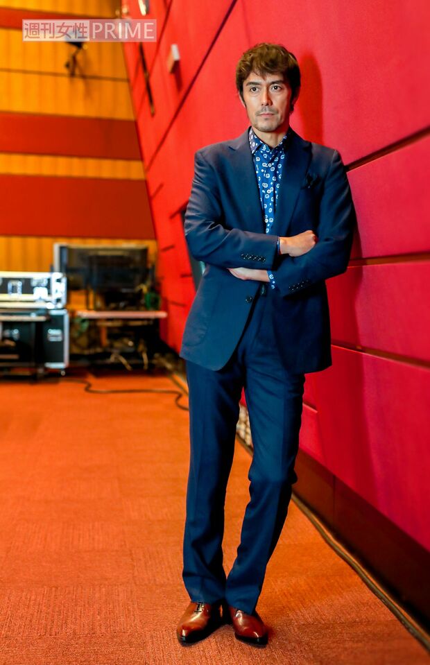 阿部寛（'18年）　撮影／佐藤靖彦