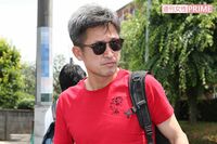 三浦知良が「13年別居」を直撃した記者を圧倒 “キング”対応がカッコよすぎる