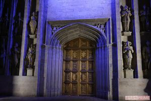 この大きなドアを開けると……(撮影/吉岡竜紀)