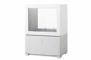 本体サイズは幅31×奥行22.5×高さ43.6cmと、省スペース化を実現。本体下部に2.5Lの着脱式水タンクがあり、設置工事は不要だ