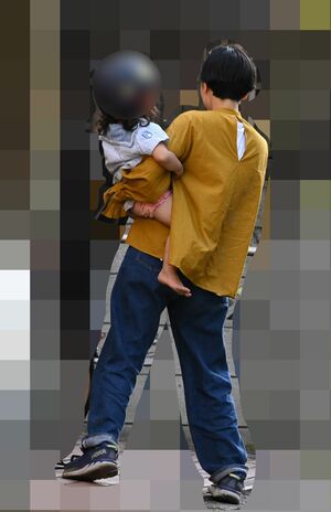 '19年、子育てについて取材を受ける安藤サクラ