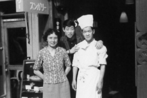 '60年に新宿へ移転した「スンガリー」。店内には世界中の音楽が流れ、登紀子が音楽を好きになるきっかけにもなった