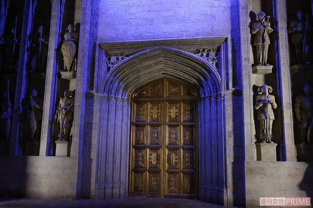 この大きなドアを開けると……（撮影／吉岡竜紀）